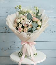 Букет цветов из:  Розы и Лизиантусы в Немане