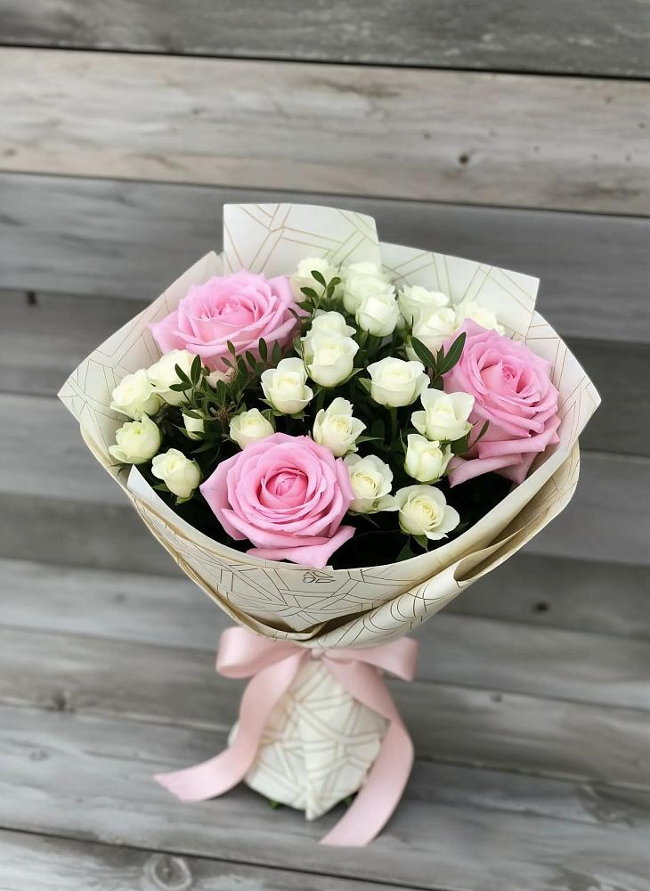Букет цветов из: Розы в Немане