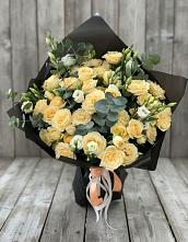 Букет цветов из:  Розы и Лизиантусы в Немане