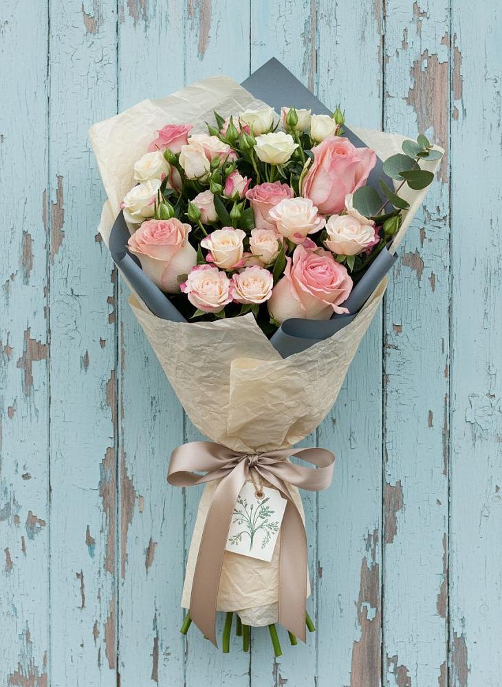 Букет цветов из: Розы в Немане