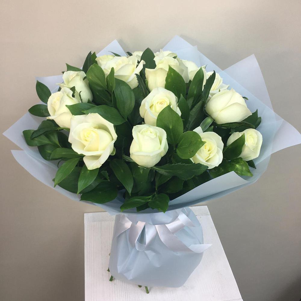 Букет 15 Белых роз Проуд в Немане