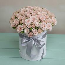 Цветочная композиция из Розы в шляпной коробке в Немане