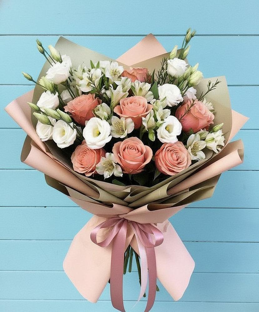 Букет цветов из: Розы, Альстромерии и Лизиантусы в Немане