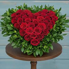 Цветочная композиция из Розы в виде сердца #REPLACE_PRED# Немане