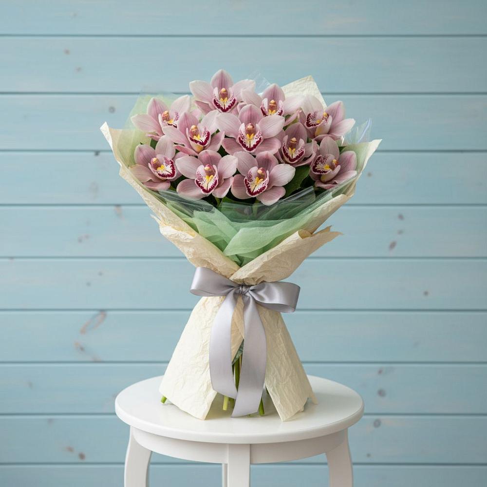 Букет цветов из: Орхидеи и Розы в Немане