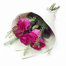 Букет цветов из:  Розы в Немане