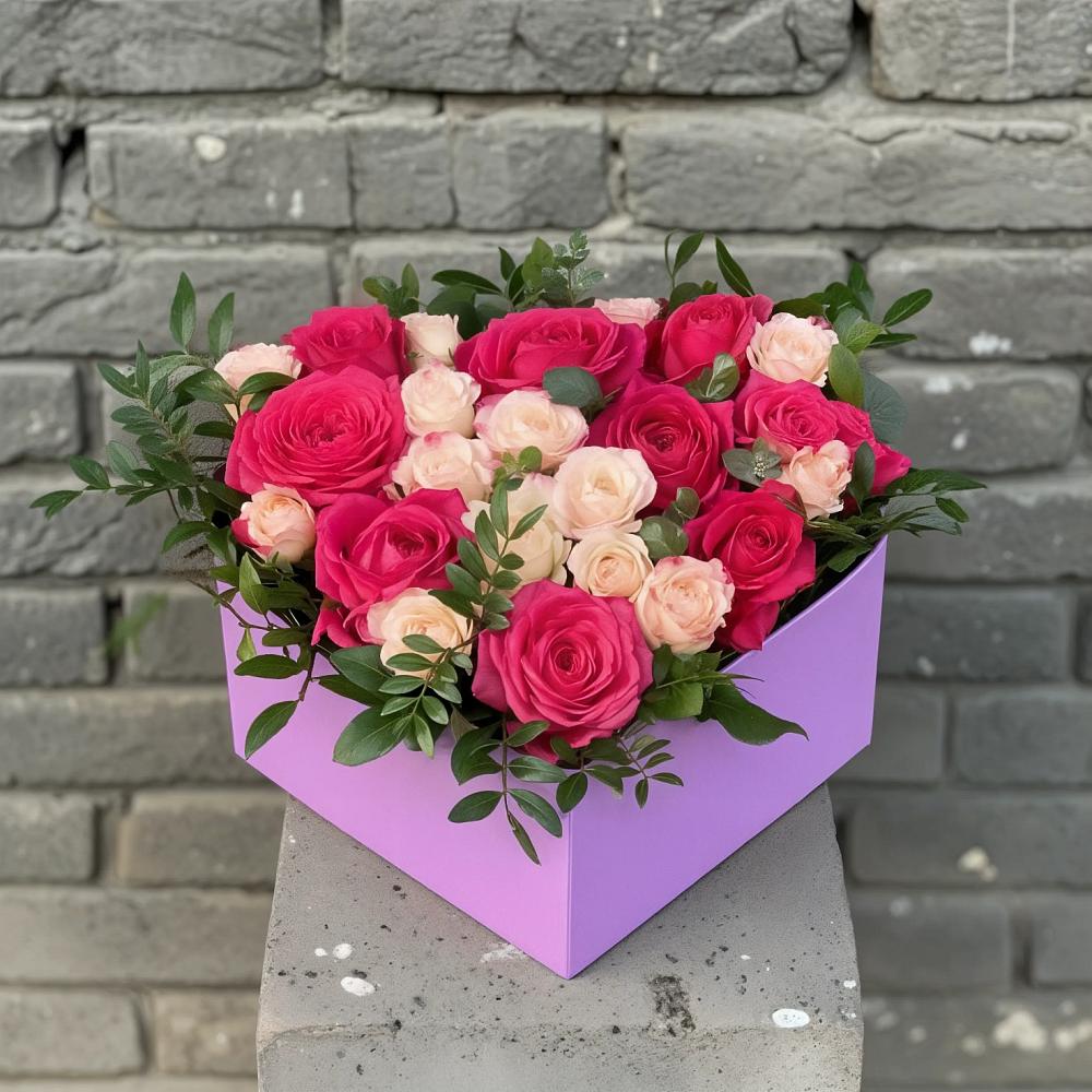 Цветочная композиция из Розы в коробке в Немане