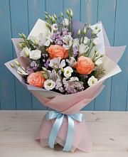 Букет цветов из:  Лизиантусы, Розы, Альстромерии и Гипсофила в Немане