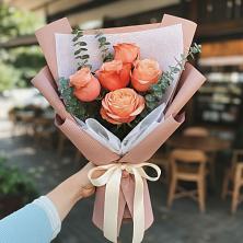 Букет цветов из:  Розы в Немане