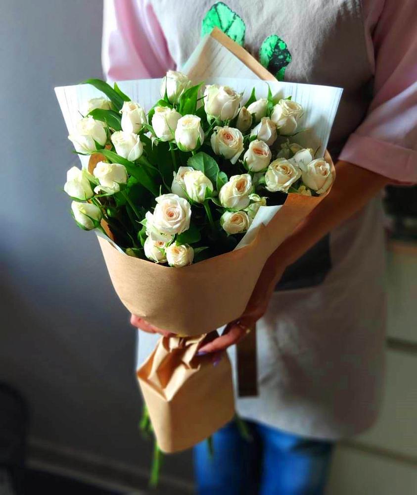 Букет цветов из: Розы в Немане