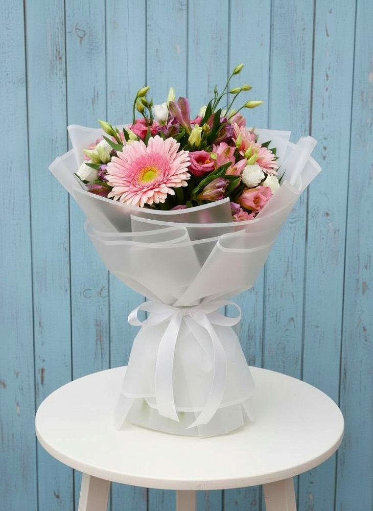 Букет цветов из: Герберы, Альстромерии и Лизиантусы в Немане