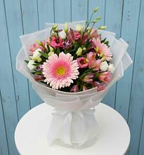 Букет цветов из:  Герберы, Альстромерии и Лизиантусы #REPLACE_PRED# Немане