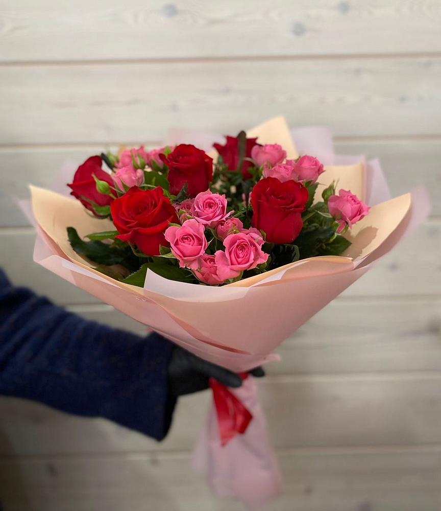 Букет цветов из: Розы в Немане