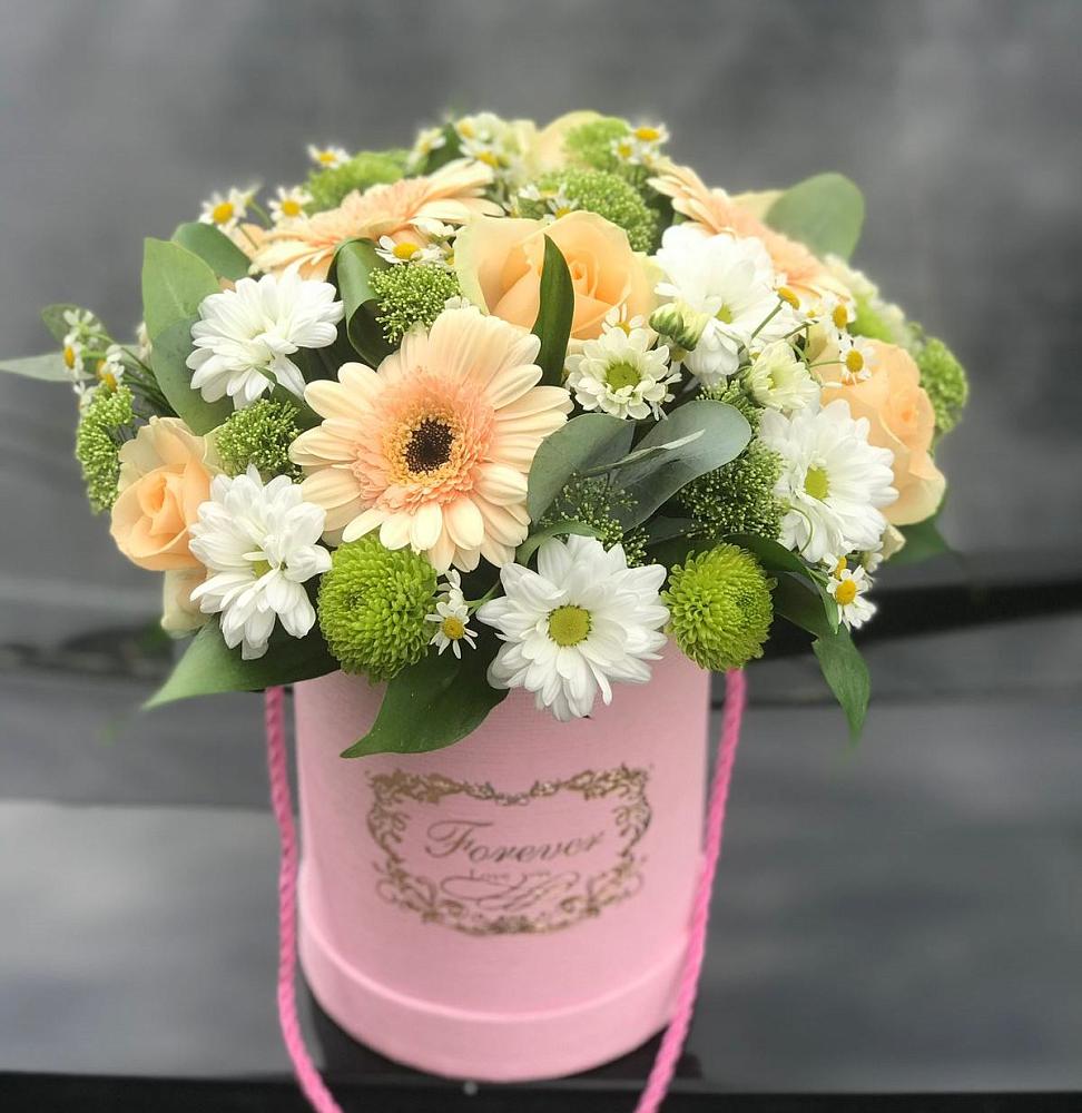 Цветочная композиция из Розы, Герберы и Хризантемы в шляпной коробке в Немане