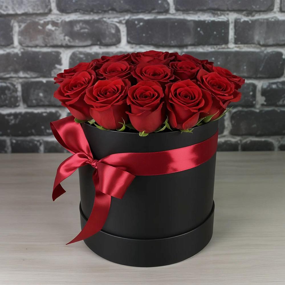 Цветочная композиция из Розы в шляпной коробке в Немане