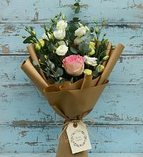 Букет цветов из:  Розы и Лизиантусы в Немане