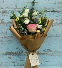 Букет цветов из:  Розы и Лизиантусы в Немане