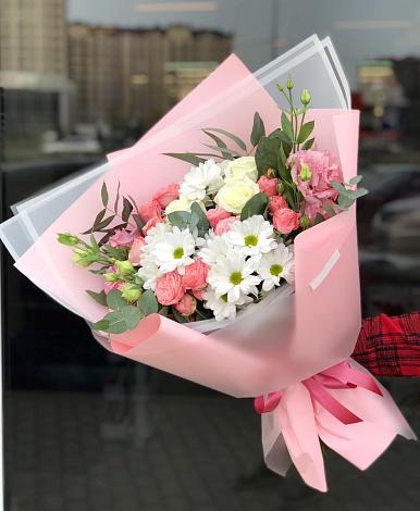 Букет цветов из: Розы, Лизиантусы и Хризантемы в Немане