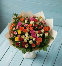 Букет Микс из разноцветных кустовых роз в Немане